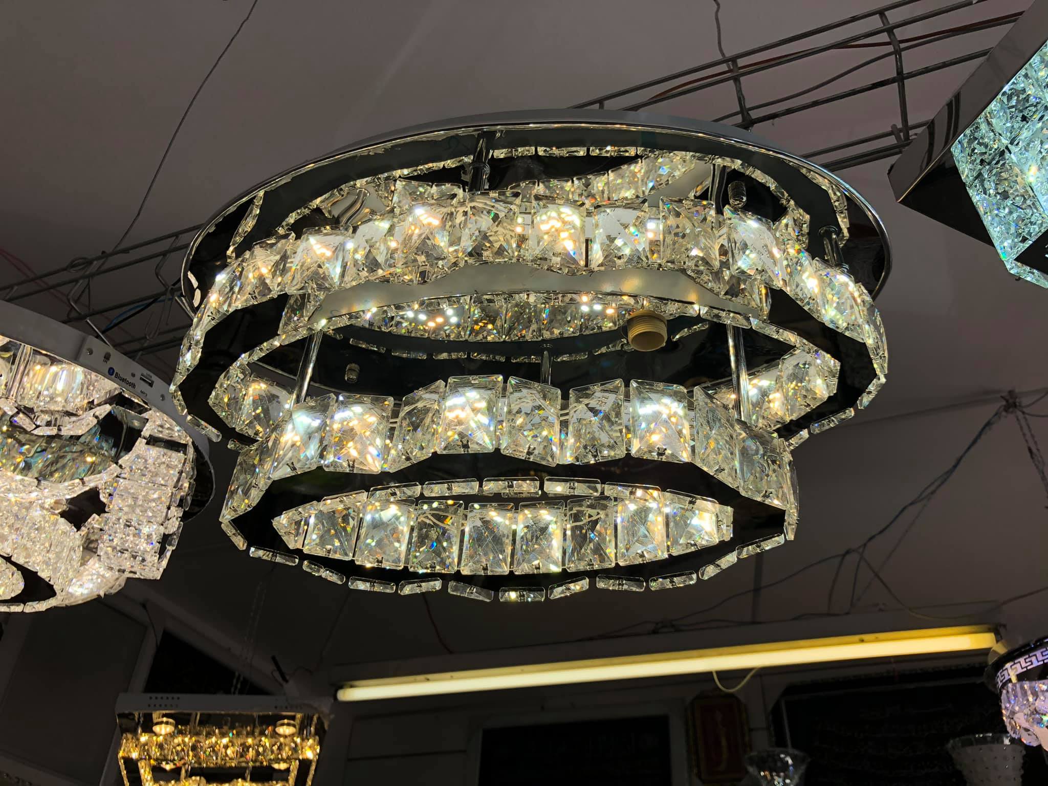 lustre jaune noir