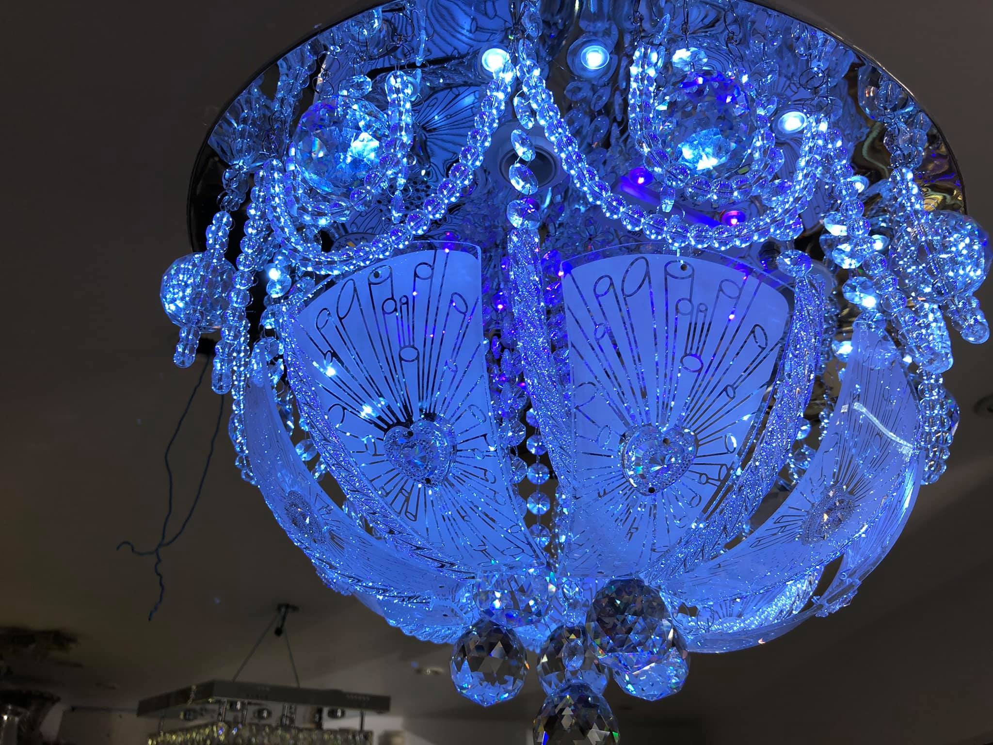 lustre bleu